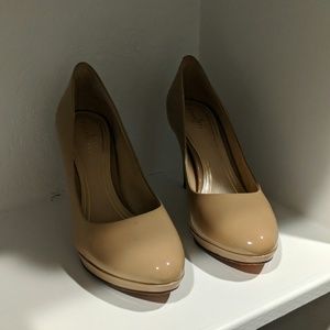 Cole Haan nude pumps